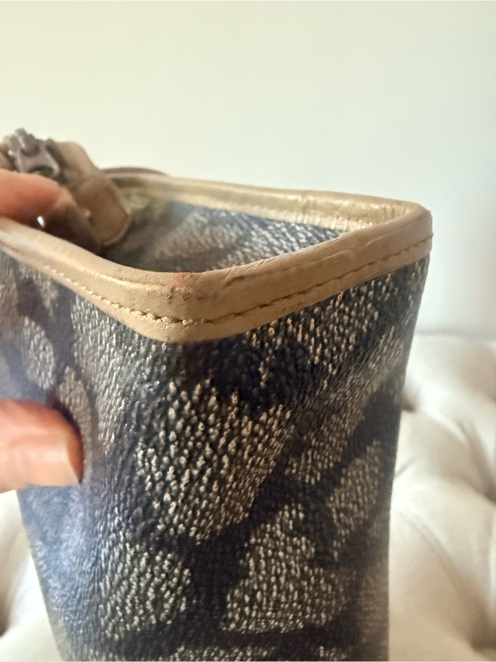 Vintage YSL Yves Saint Laurent Giraffe Print Taupe Gray Canvas Clutch Pouch - Picture 9 of 16